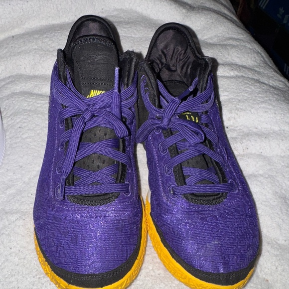 Used - Picture 2 of 2